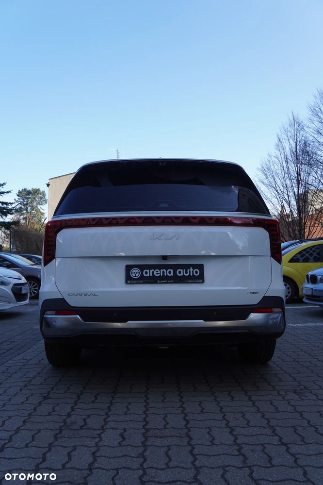 Kia Carnival - 6
