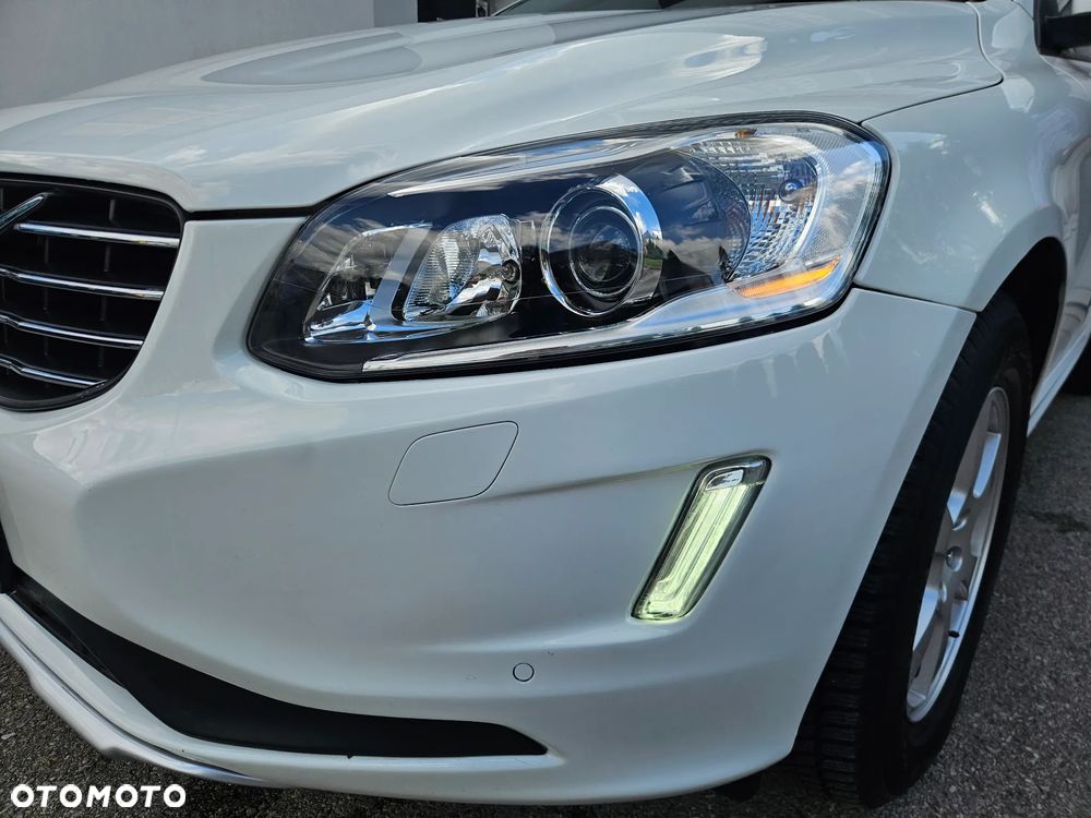 Volvo XC 60 D4 Drive-E Momentum - 4