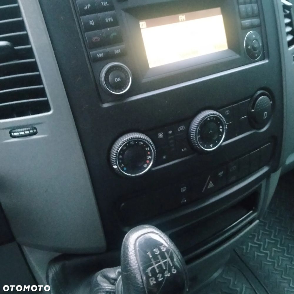 Mercedes-Benz Sprinter - 11