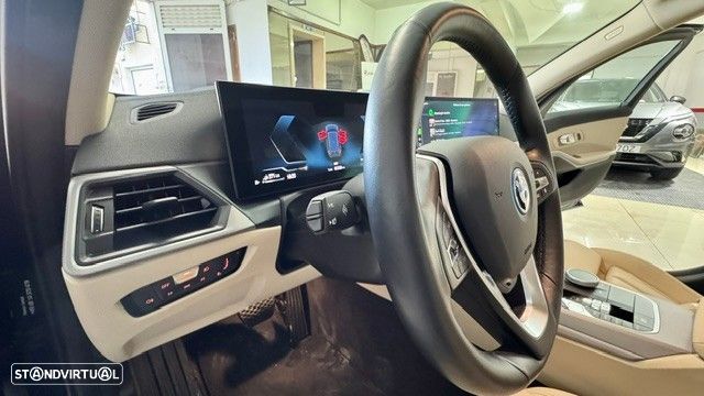 BMW 330 e Aut. Luxury Line - 22