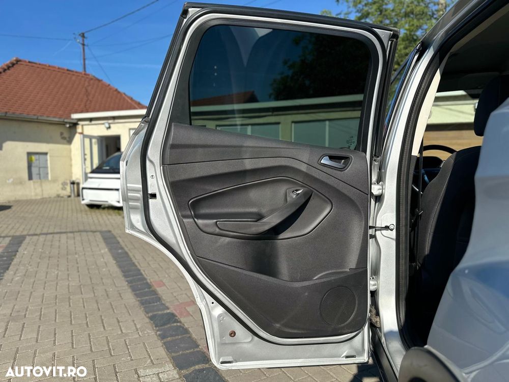 Ford Kuga 2.0 TDCi 4x4 SYNC - 37