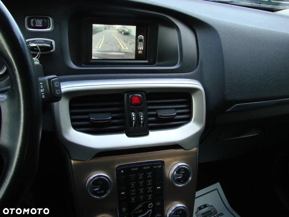 Volvo V40 Cross Country - 26