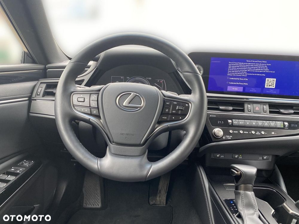 Lexus ES 300h F Sport Design - 14