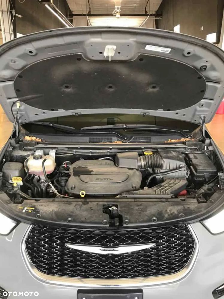 Chrysler Pacifica - 8