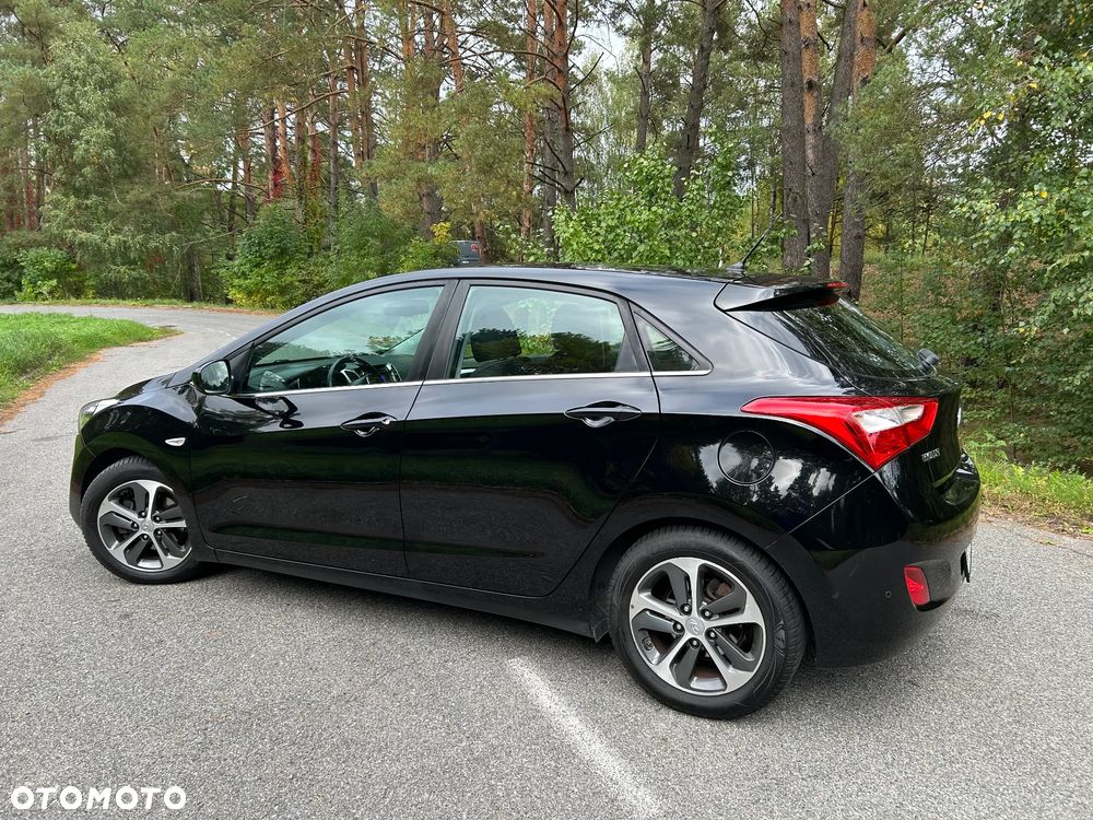 Hyundai i30 blue 1.4 Trend - 15