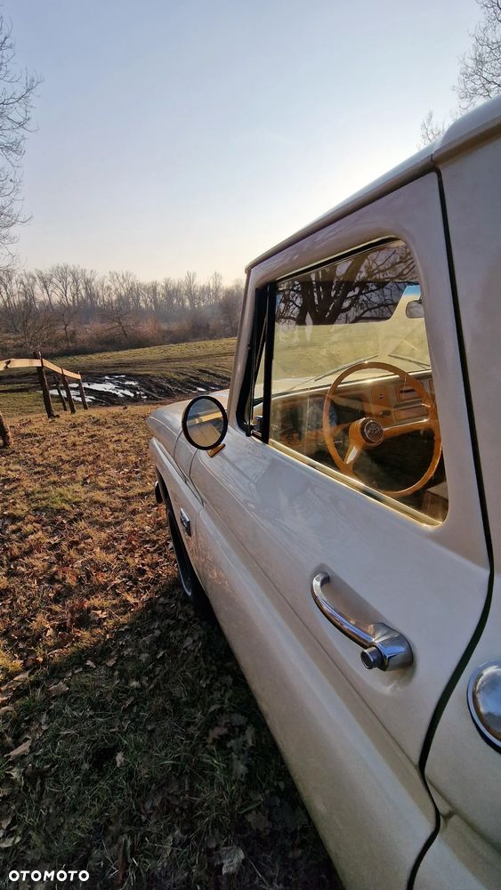 Chevrolet C-10 - 21