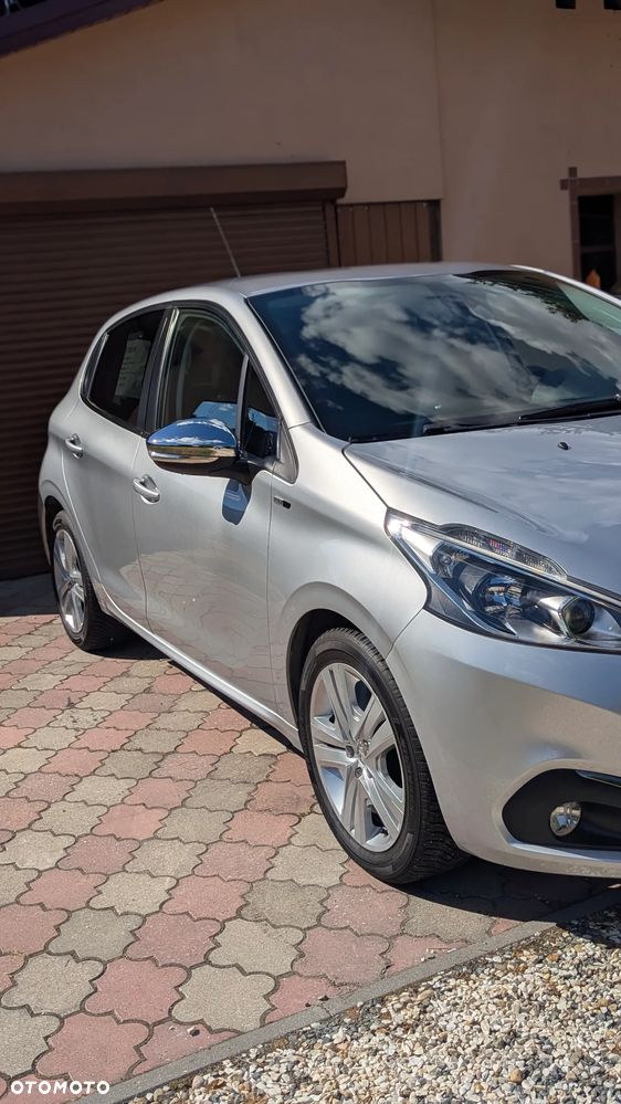 Peugeot 208 1.6 BlueHDi Allure S&S - 9