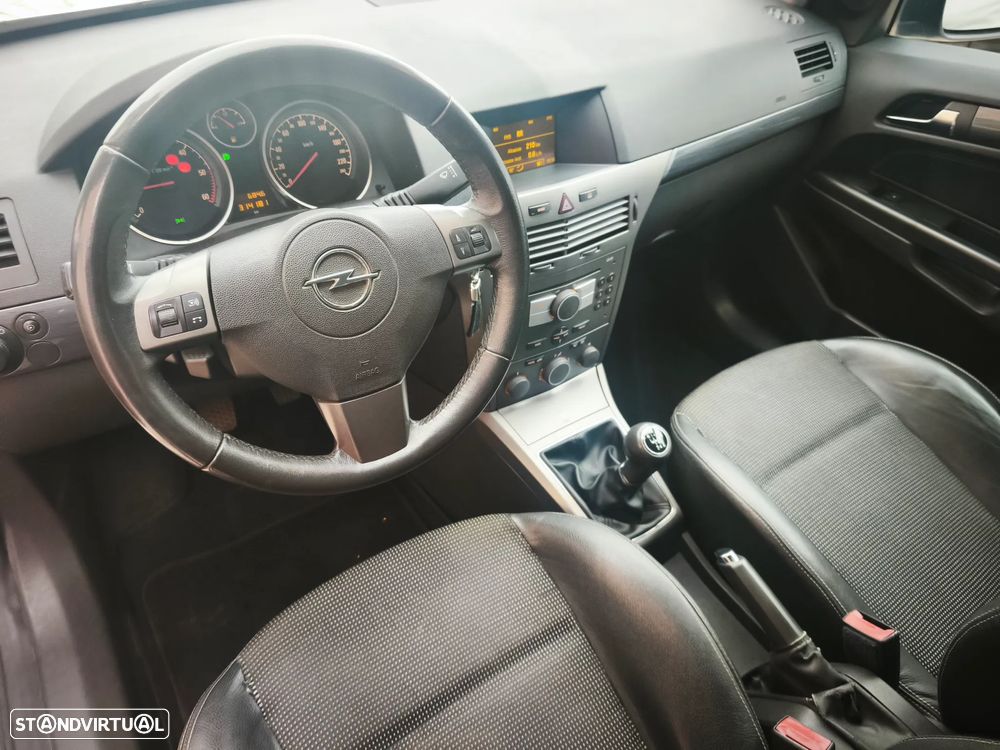 Opel Astra Caravan 1.9 CDTi Cosmo - 20