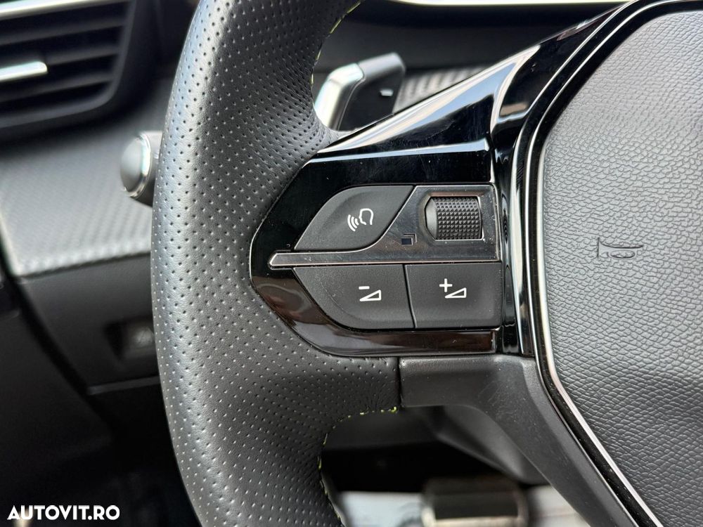 Peugeot 2008 PureTech 130 EAT8 GT Exclusive - 10