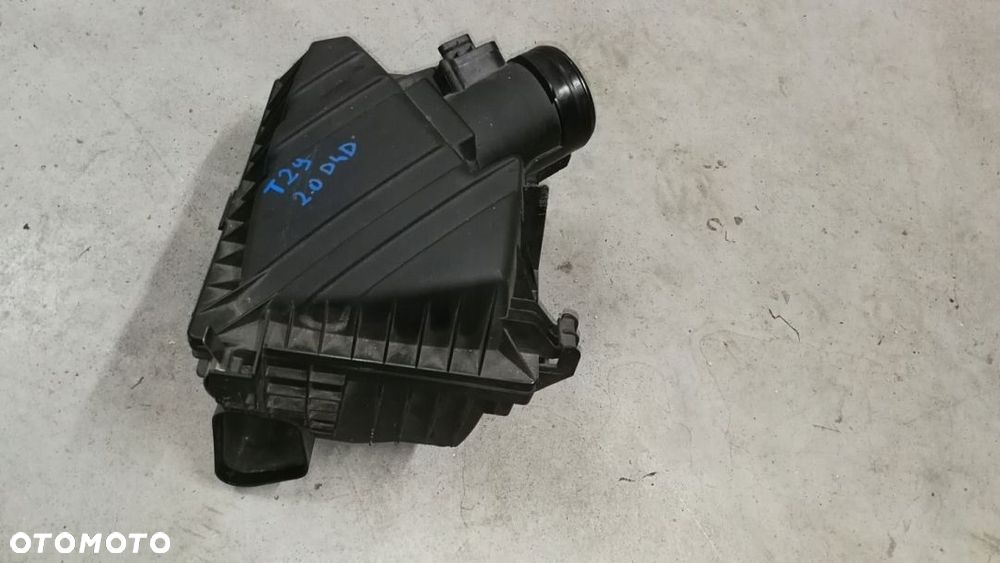 Obudowa filtra powietrza 2.0 d4d Avensis t29 15- - 2