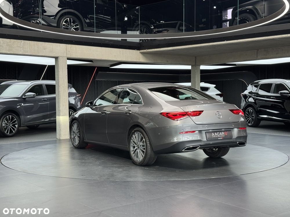 Mercedes-Benz CLA 180 Progressive 7G-DCT - 4