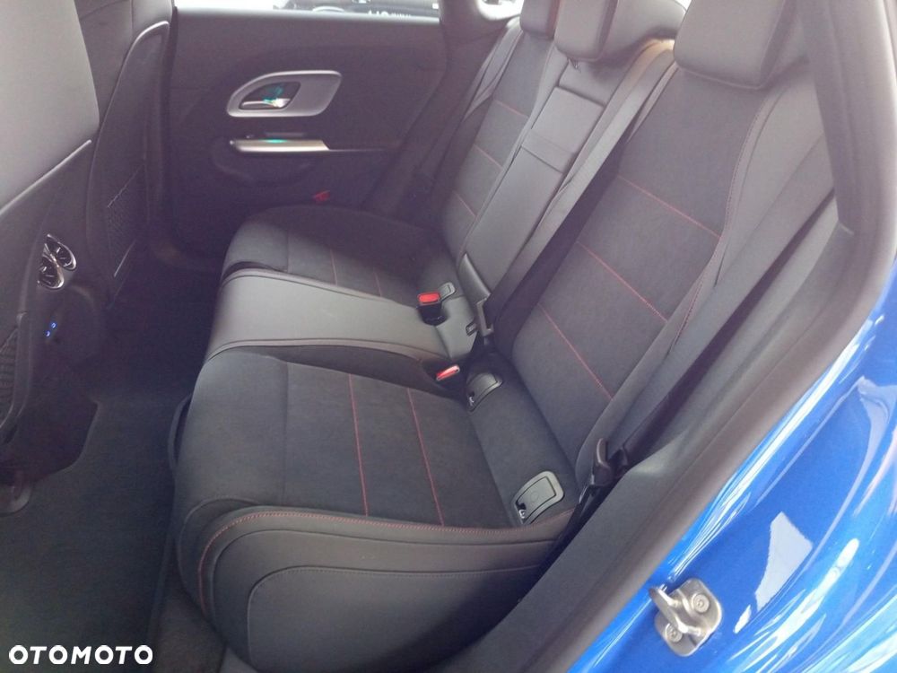 Mercedes-Benz CLA - 16