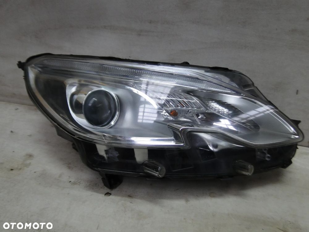 PEUGEOT 2008 I LAMPA PRAWA PRZÓD PRZEDNIA EUROPA - 2