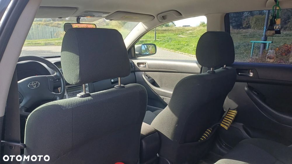 Toyota Avensis 1.8 VVT-i Combi Edition - 8