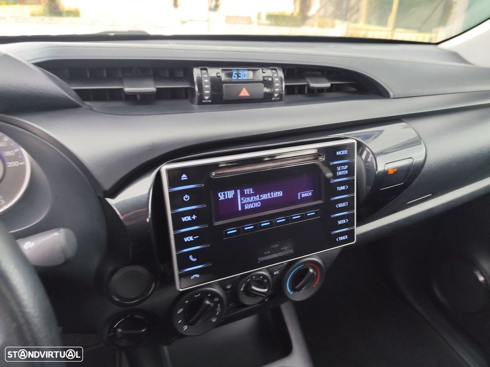 Toyota Hilux 2.4 D-4D 4WD CD Tracker - 20