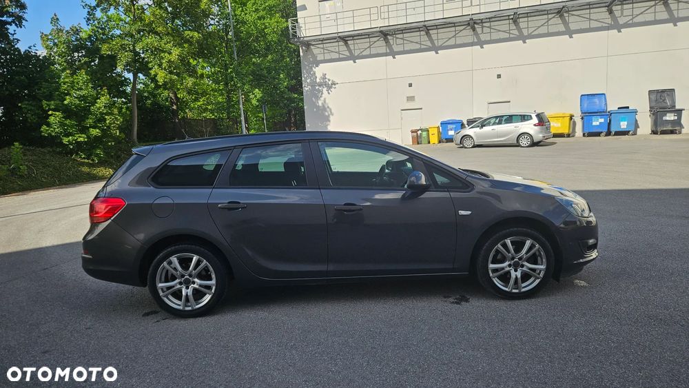 Opel Astra 1.4 Turbo 150 Jahre - 13