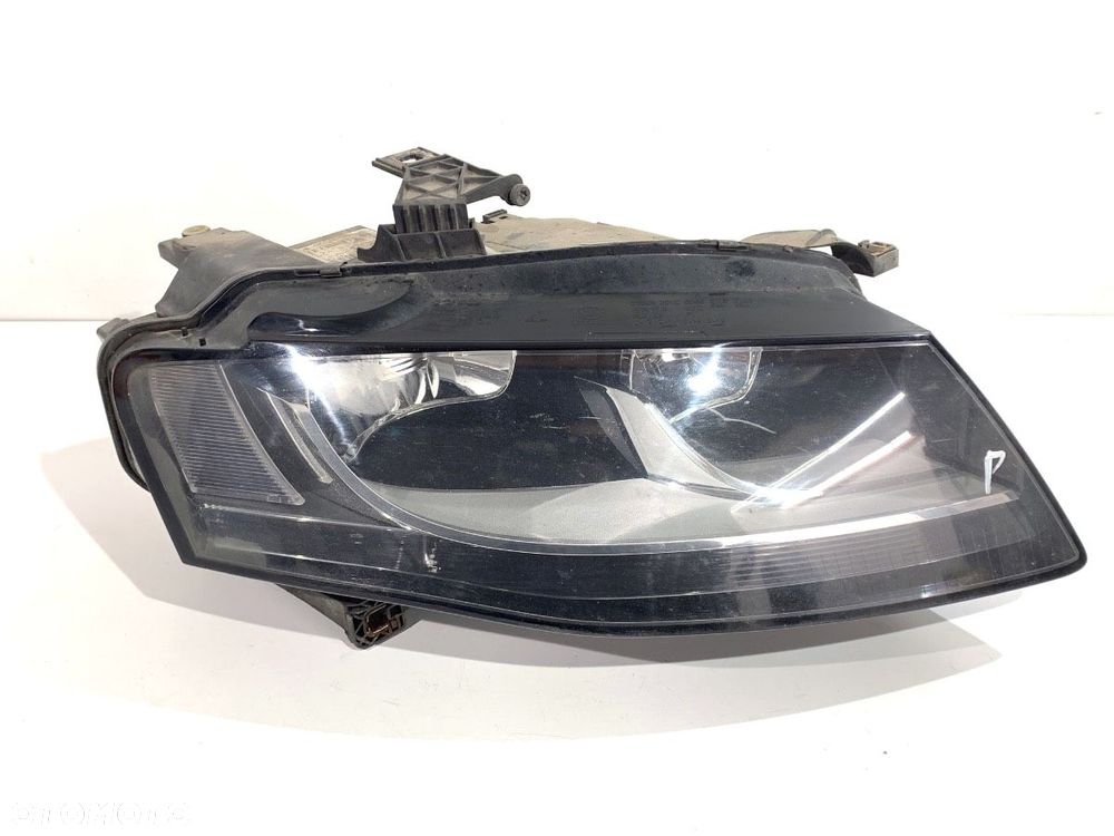 REFLEKTOR PRAWY PRZÓD  AUDI A4 B8 (8K2) 2007 - 2015 1.8 TFSI 118 kW [160 KM] benzyna 2007 - 2012 - 1