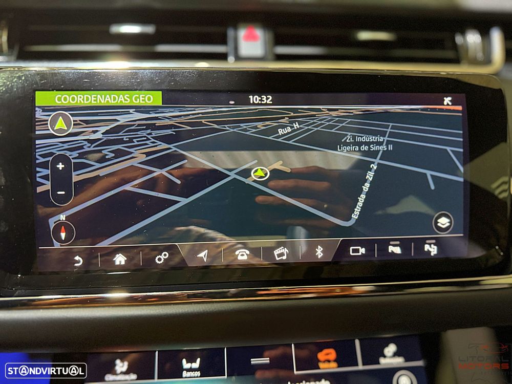 Land Rover Range Rover Evoque P300e R-Dynamic HSE - 33