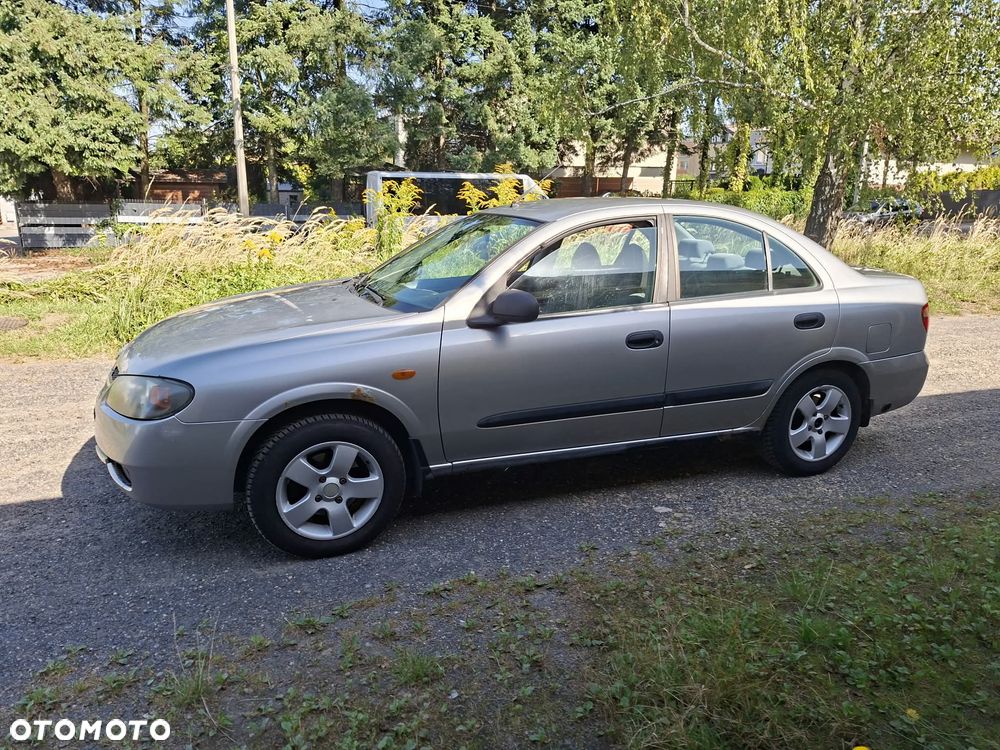 Nissan Almera 1.8 Visia - 10