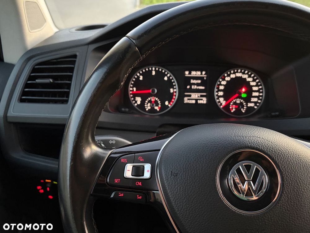 Volkswagen Caravelle - 22