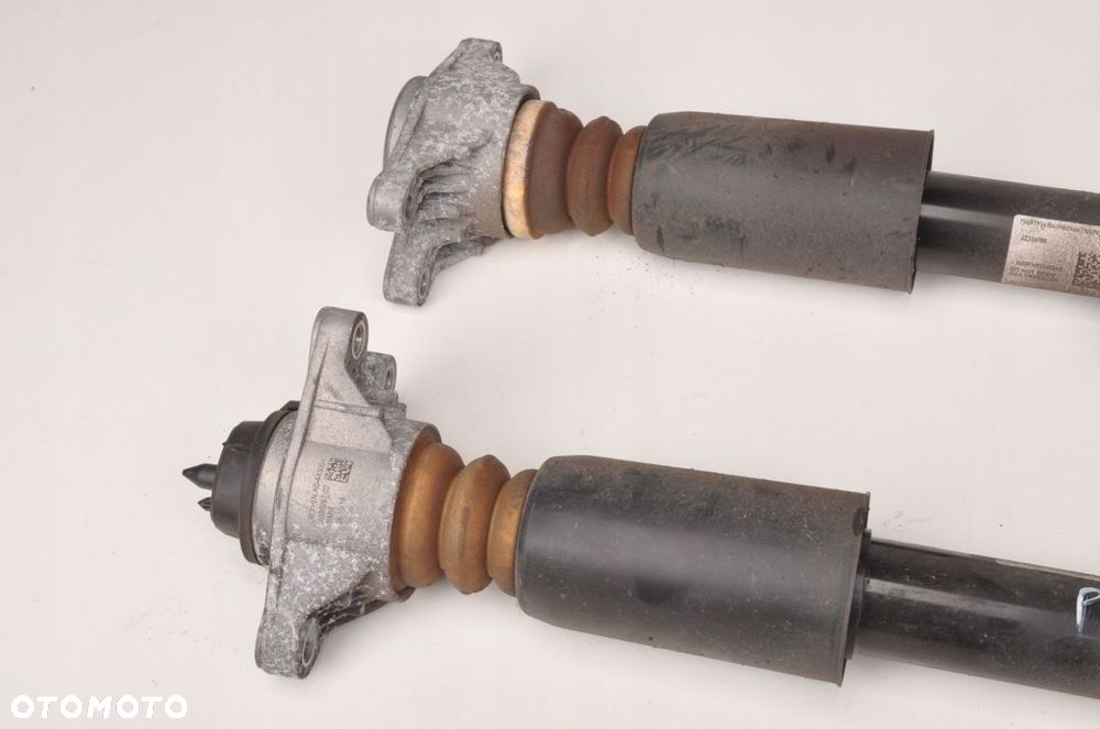 BMW G20 330e AMORTYZATORY TYŁ LEWY PRAWY 19R - 4