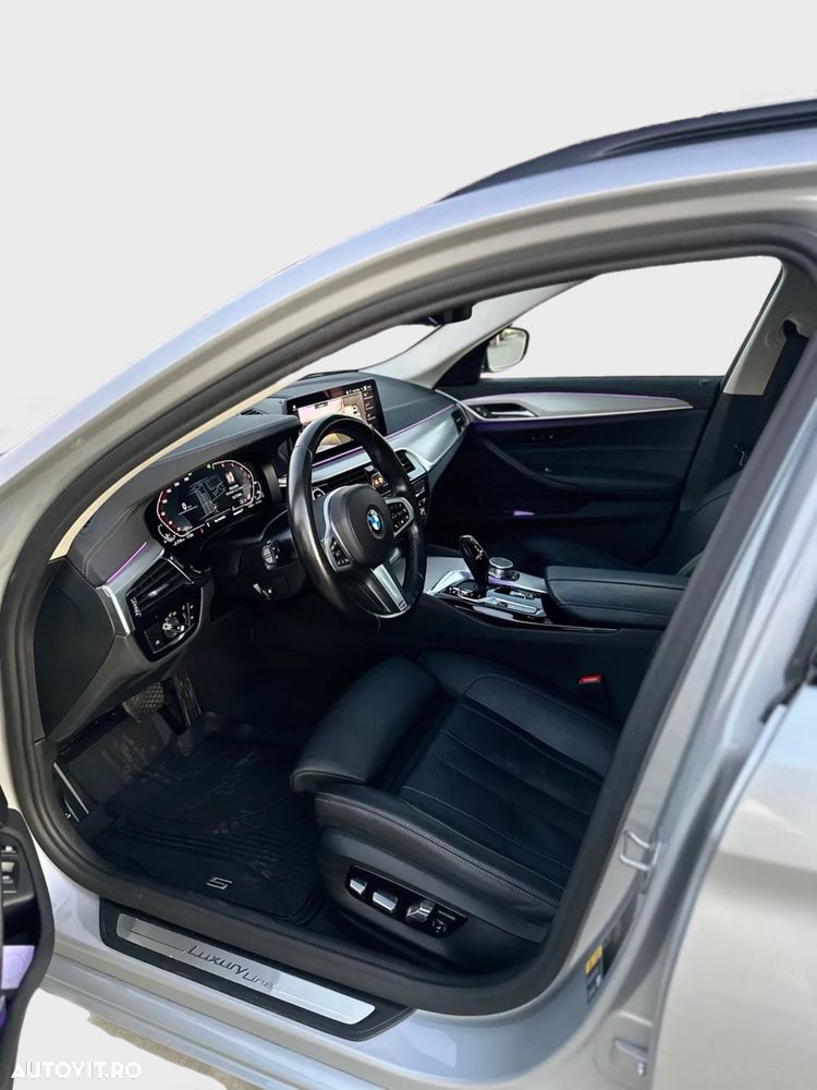 BMW Seria 5 530e Touring Aut. Luxury Line - 7