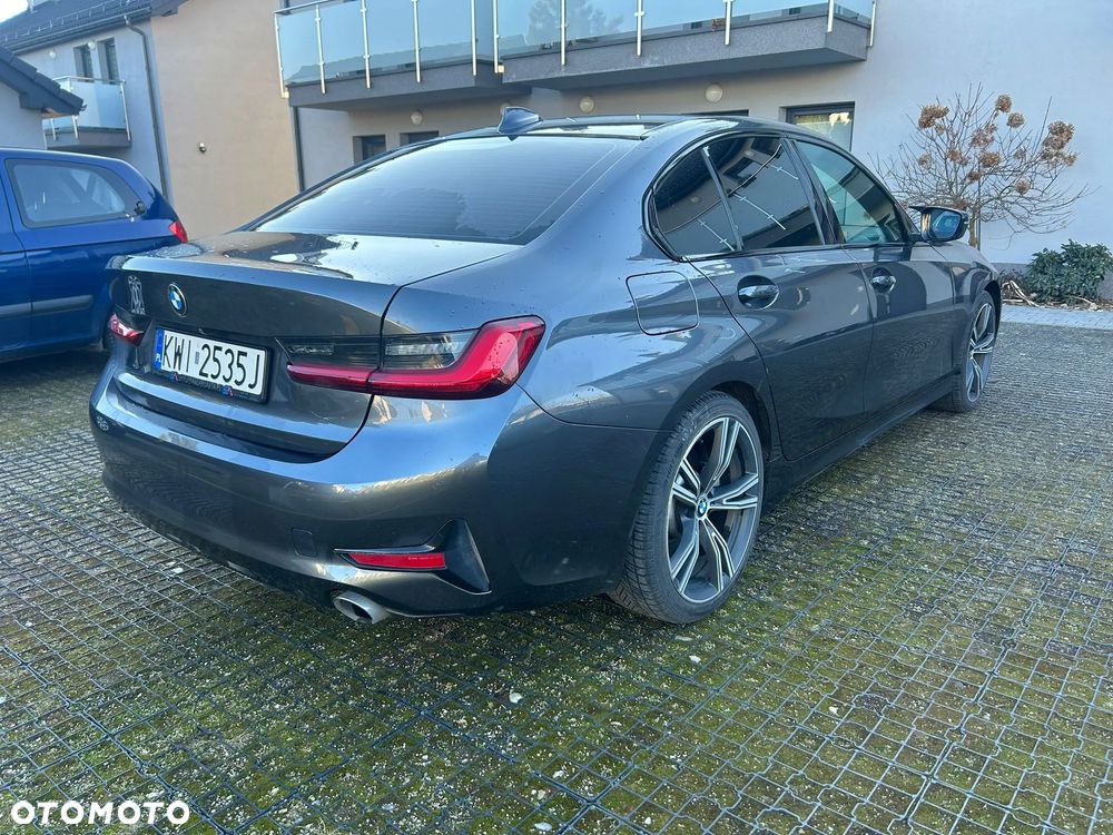 BMW Seria 3 330i Sport - 3