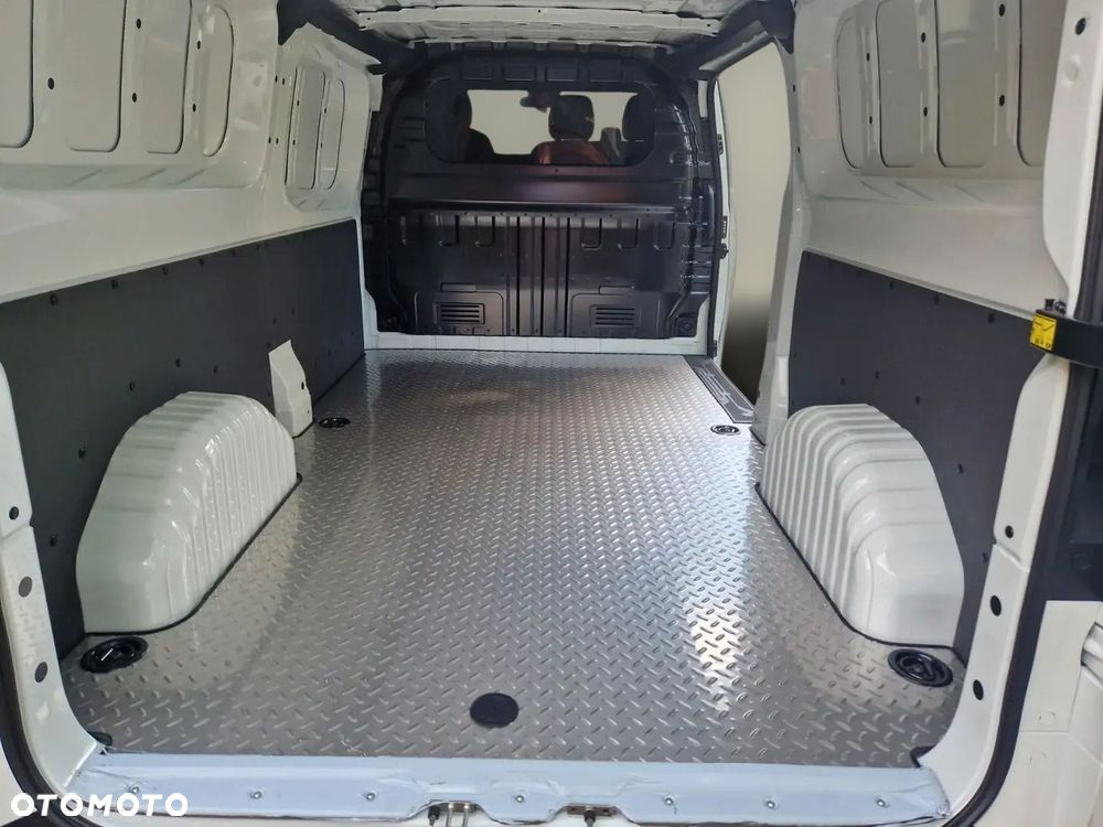 Maxus Deliver 7 L2H1 - 7