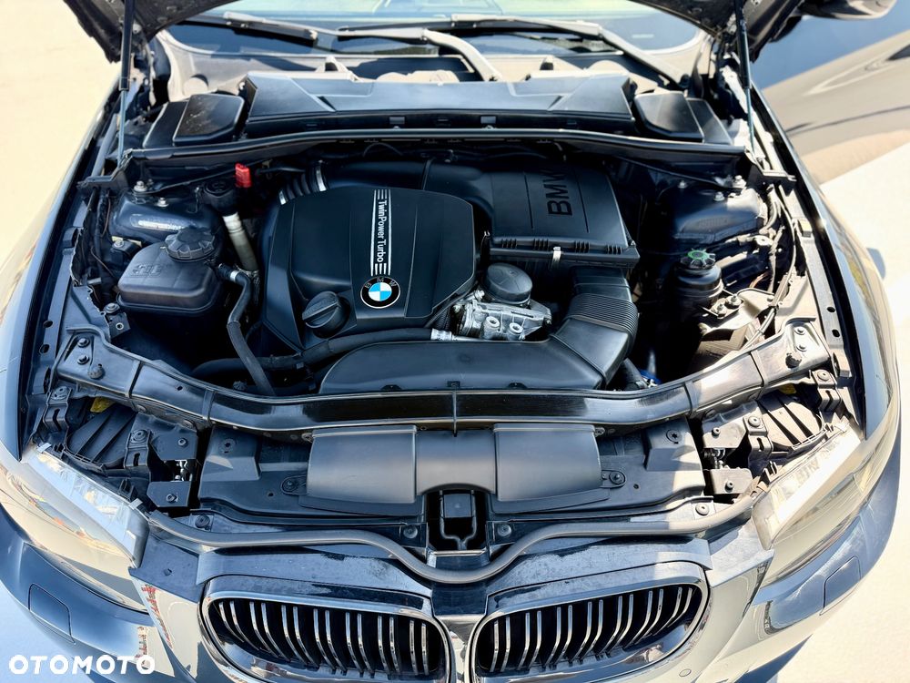BMW Seria 3 335i - 27