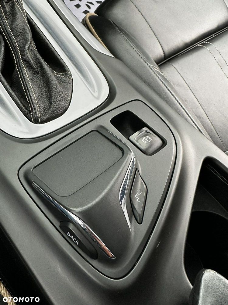 Opel Insignia - 16