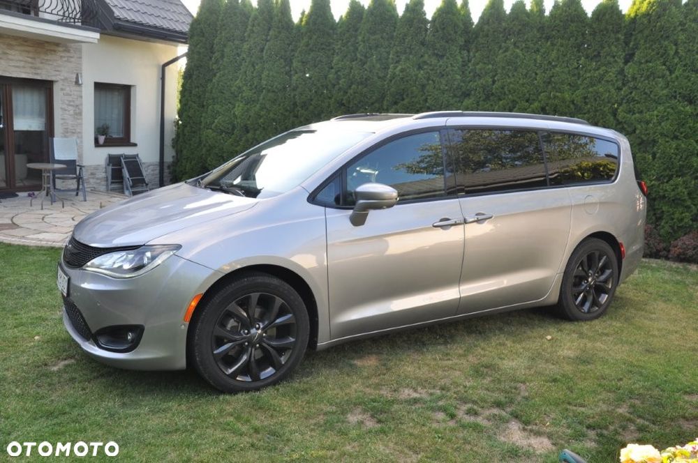 Chrysler Pacifica - 3