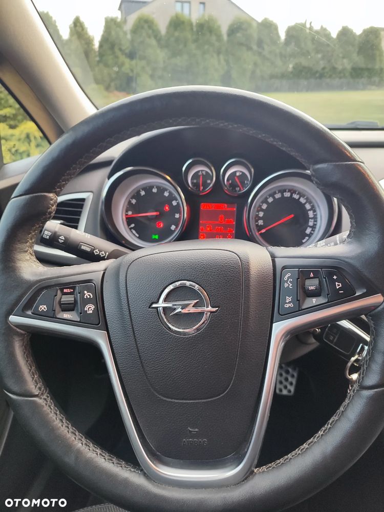 Opel Astra 1.4 Turbo Exklusiv - 9