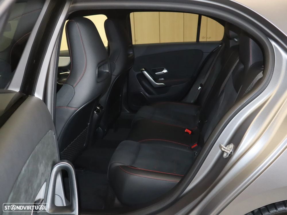 Mercedes-Benz A 180 7G-DCT AMG Line - 13