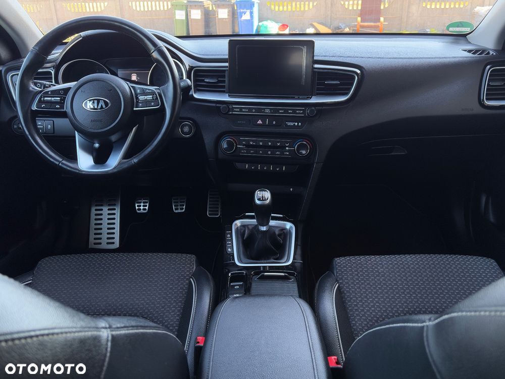 Kia Ceed 1.4 T-GDI OPF Platinum Edition - 28