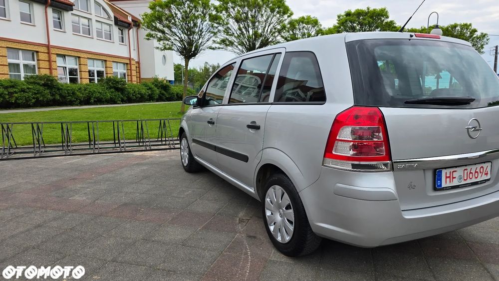 Opel Zafira - 33