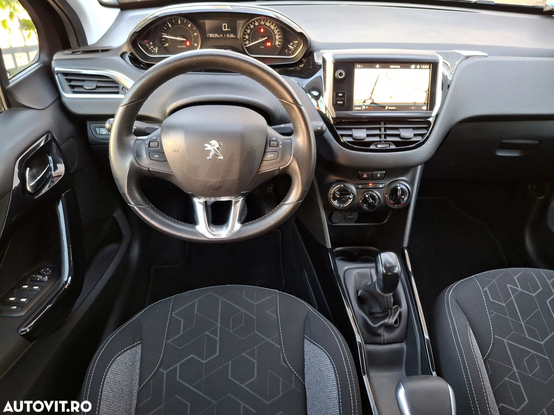 Peugeot 2008 - 10