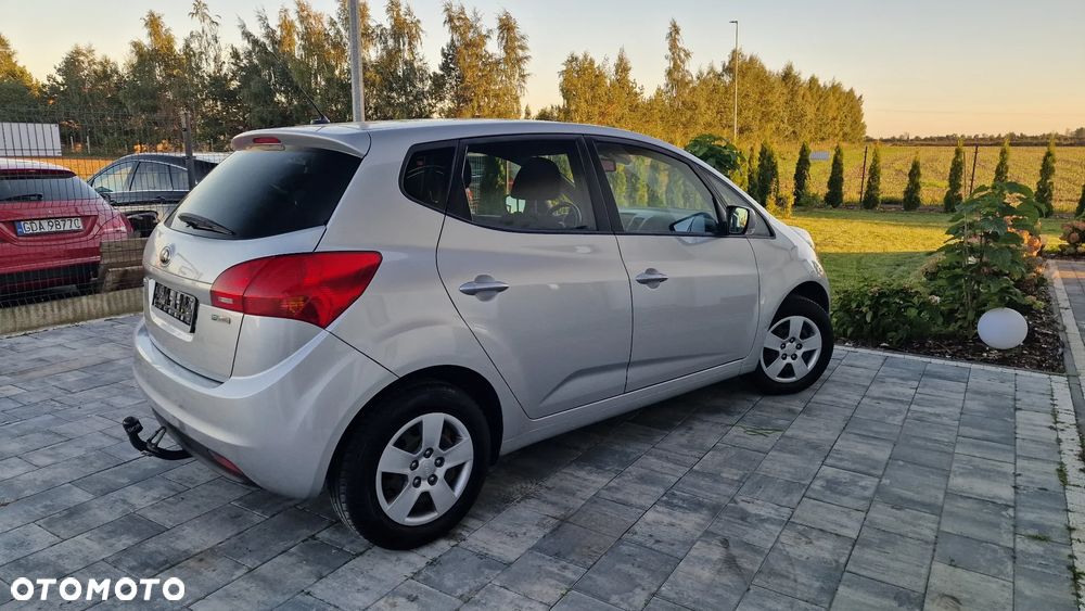 Kia Venga - 11