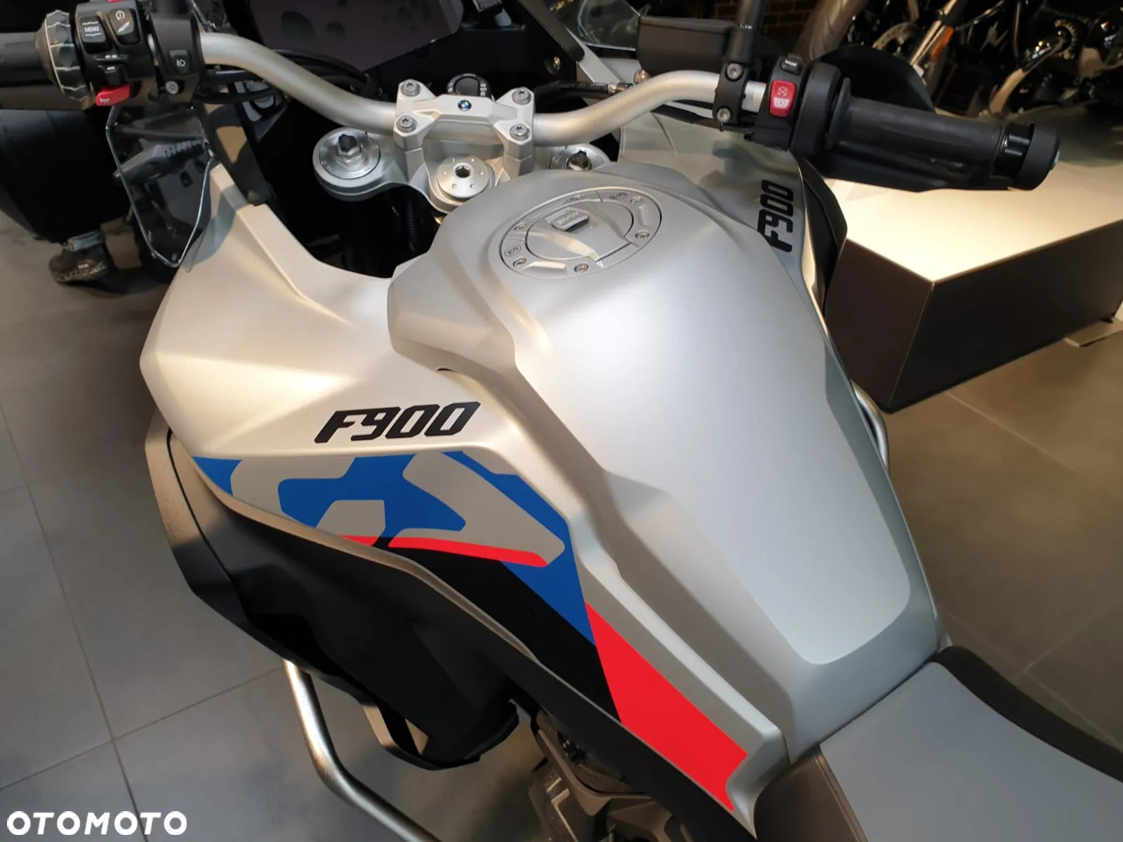 BMW F - 10