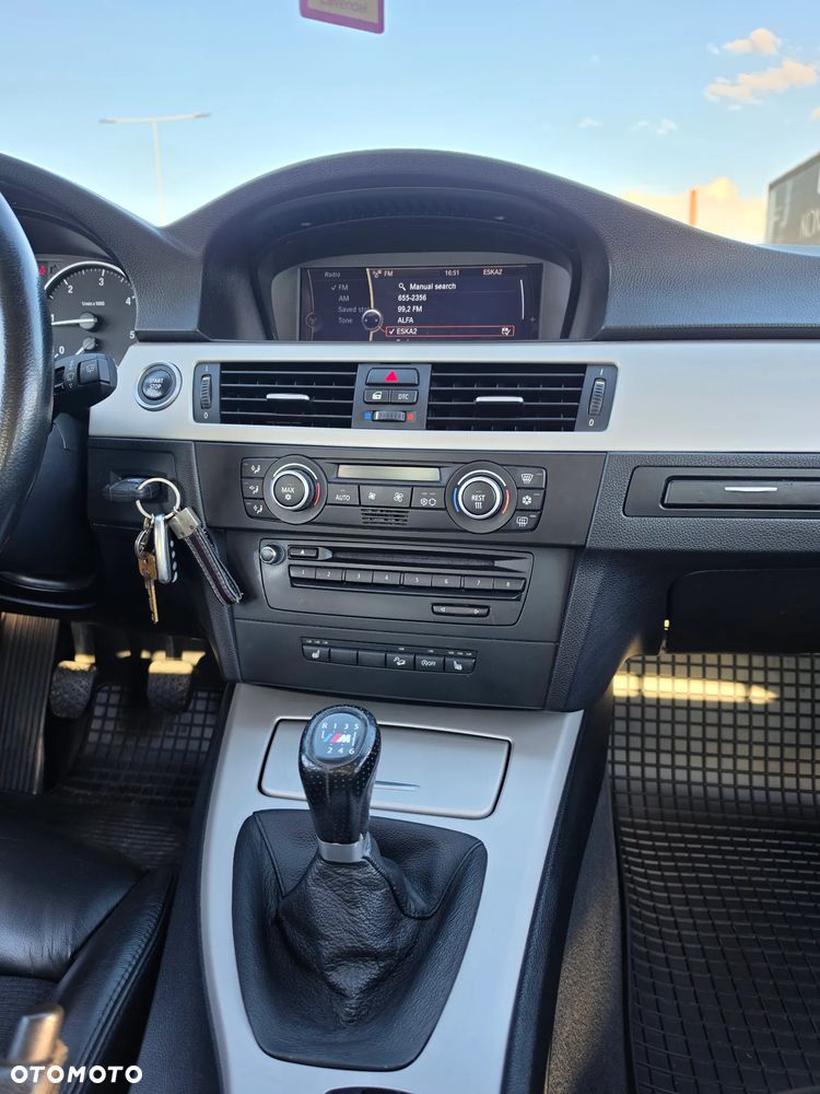 BMW Seria 3 320d xDrive DPF - 25