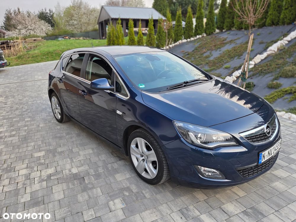 Opel Astra 1.4 Turbo Edition Sport - 1
