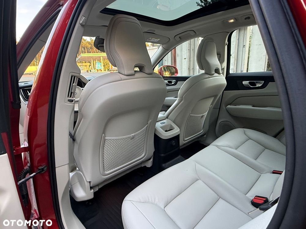 Volvo XC 60 T6 Plug-In Hybrid AWD Inscription - 16