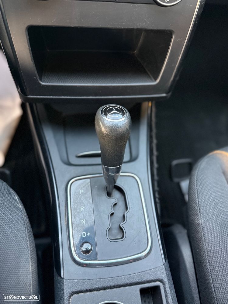 Mercedes-Benz A 150 Elegance Automatic - 13