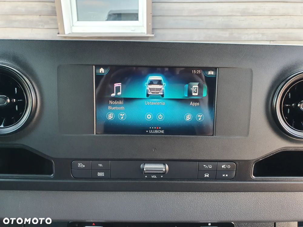 Mercedes-Benz Sprinter - 25