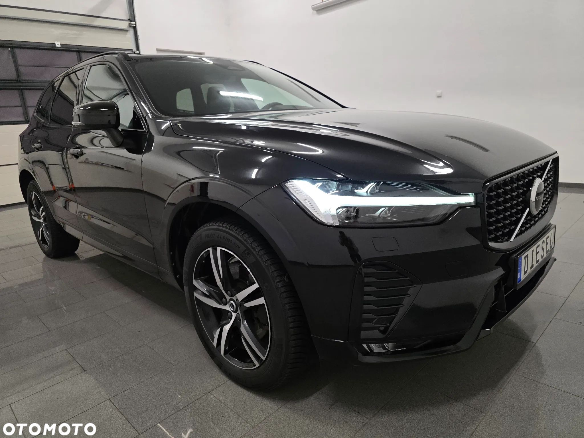 Volvo XC 60 B4 D AWD Plus Dark - 1