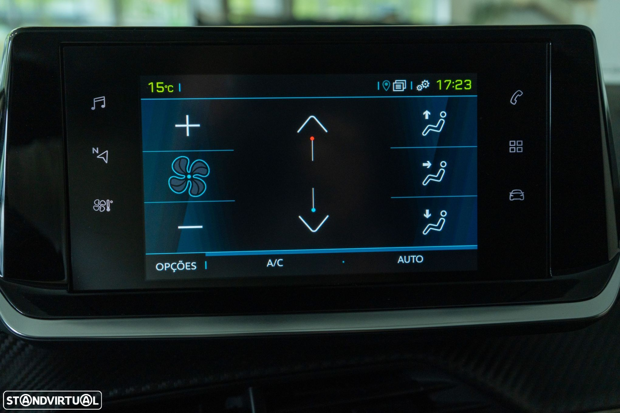 Peugeot e-2008 50 kWh Allure - 27