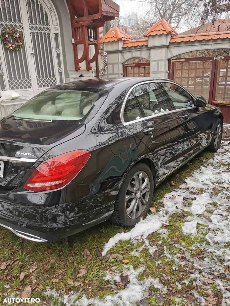 Mercedes-Benz C - 12