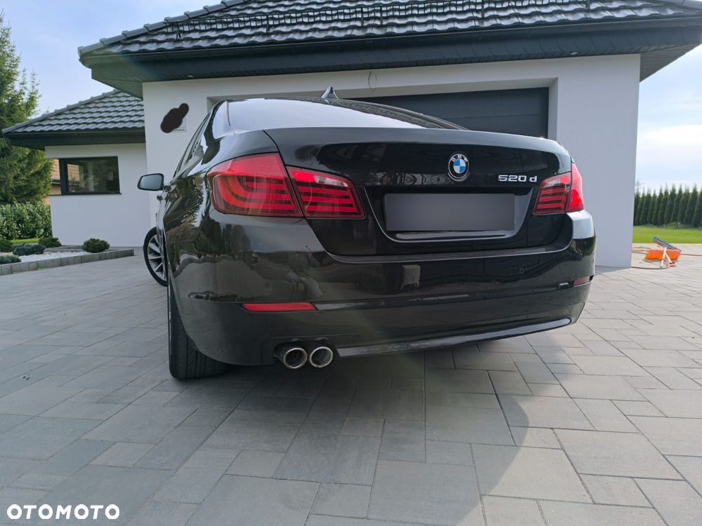 BMW Seria 5 520d xDrive - 12