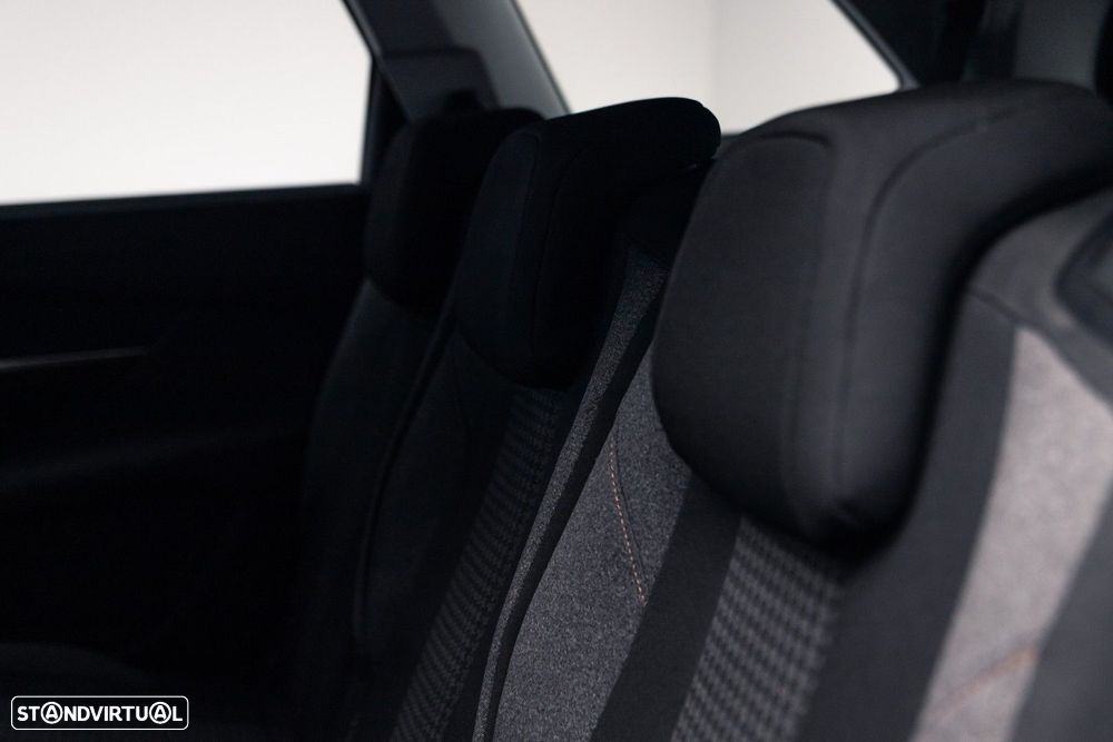 Peugeot 5008 1.6 BlueHDi Allure EAT6 - 21