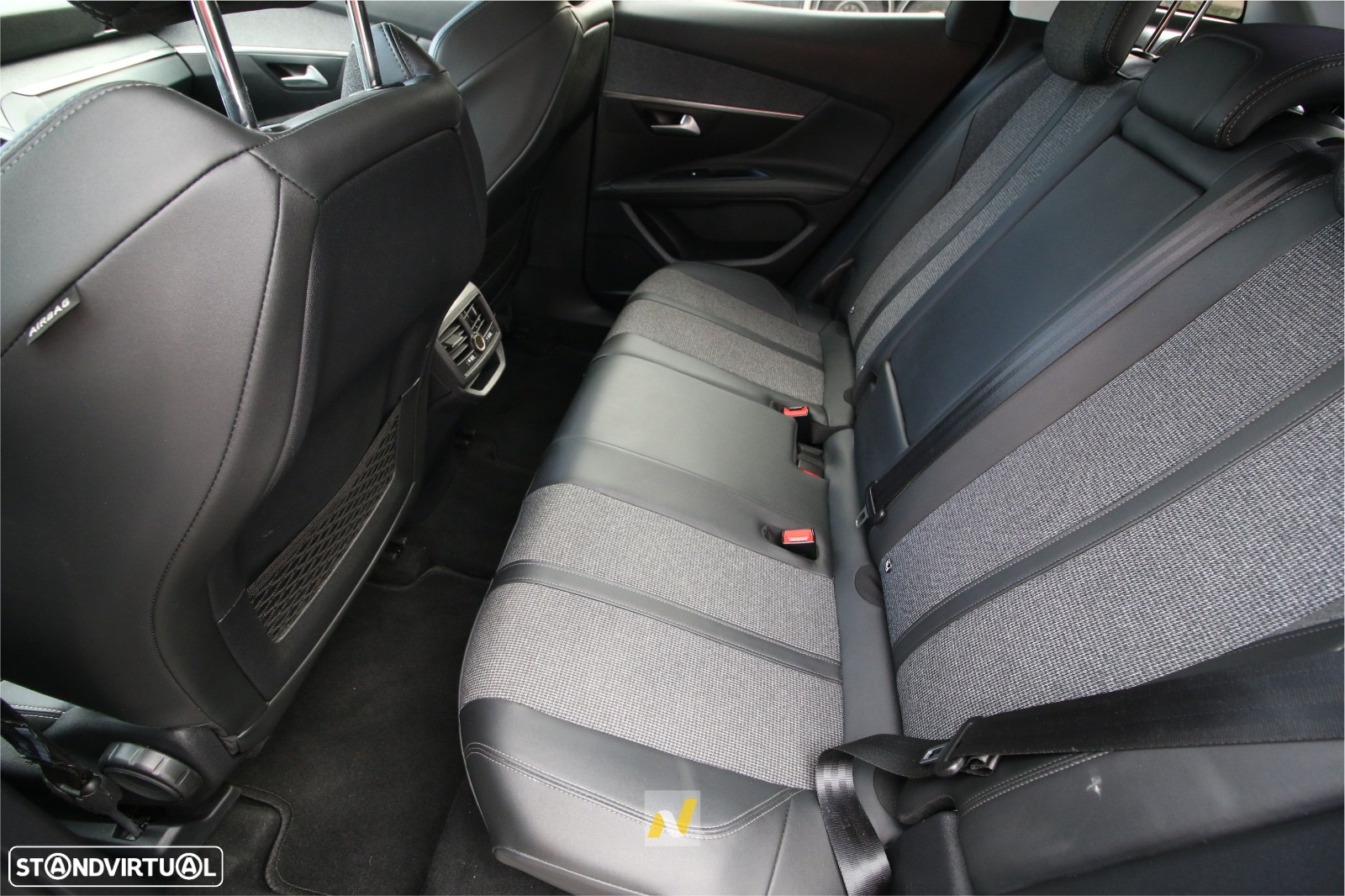 Peugeot 3008 1.5 BlueHDi Allure Pack EAT8 - 6