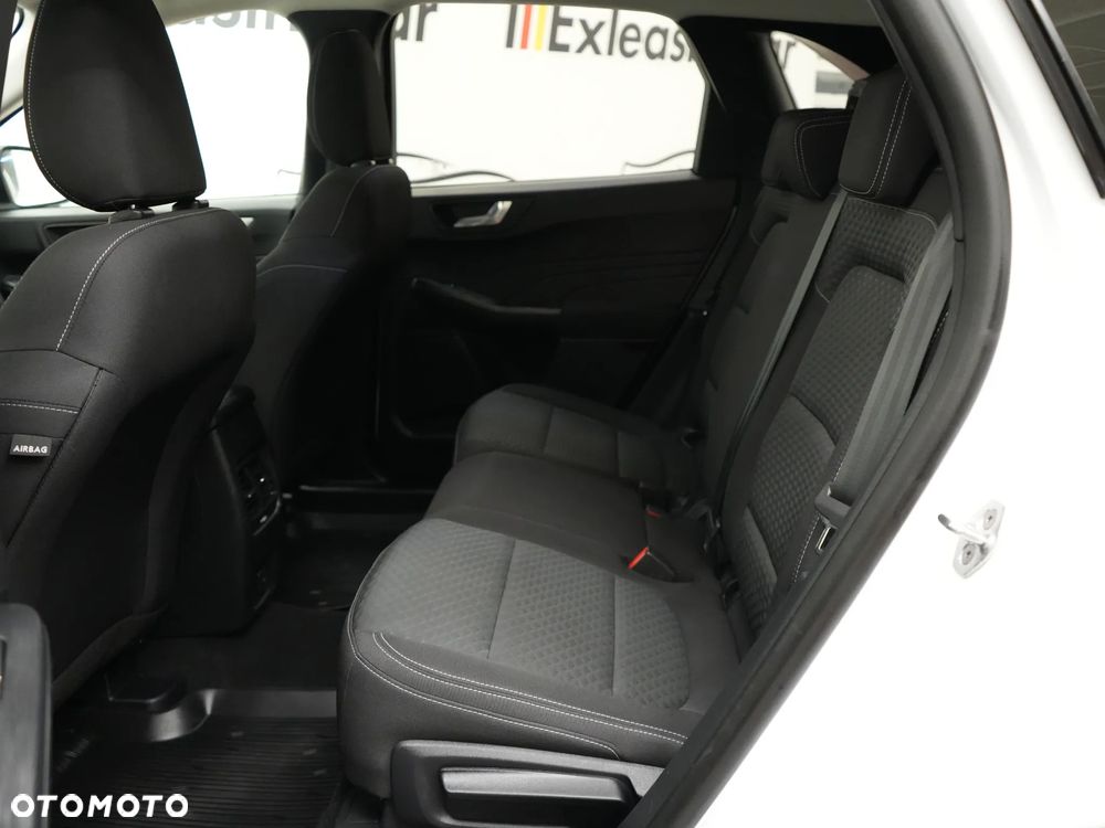 Ford Kuga - 38